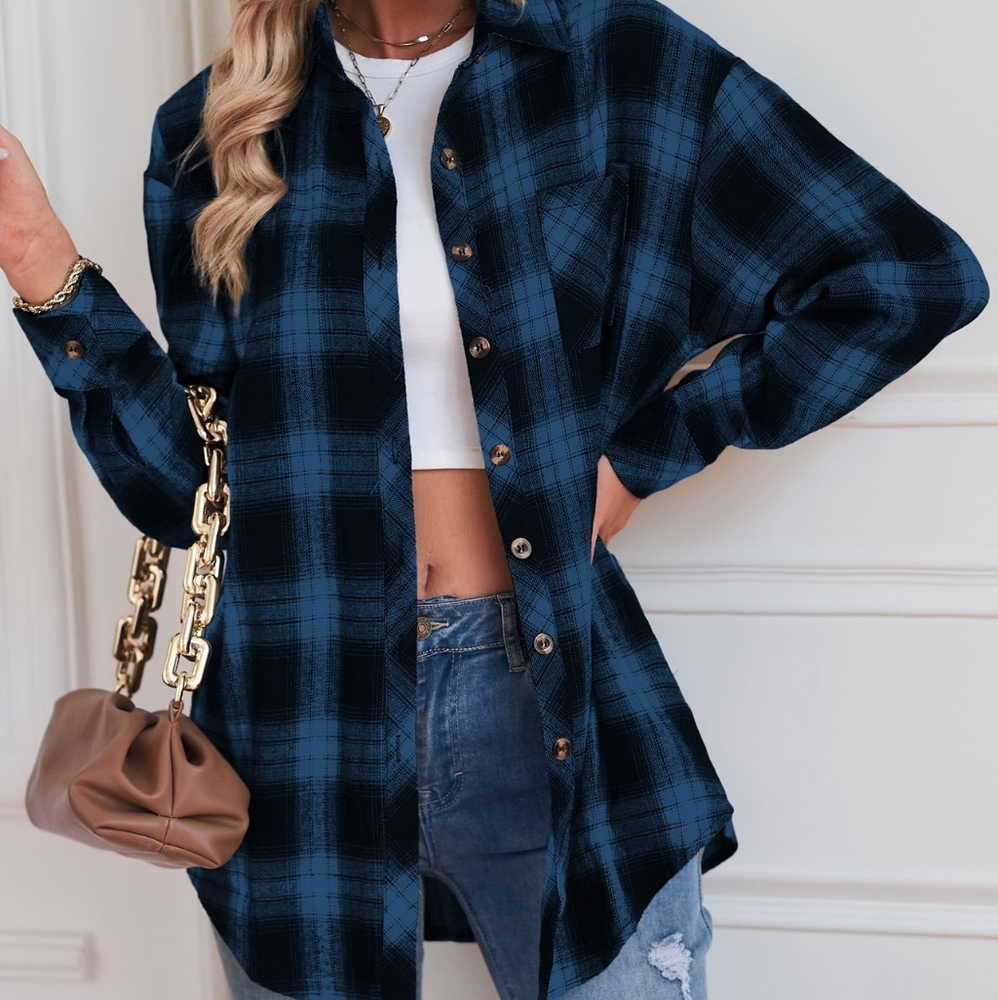 BACK IN STOCK! 🔥Blue Plaid Curved Hem Longline Shirt